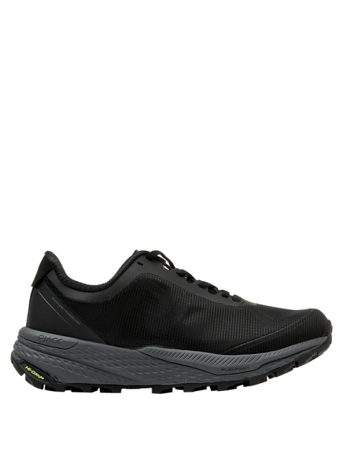 Zapatilla negra femenina con suela de agarre, material sintético y textil, cómoda y estable.