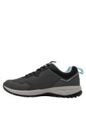 zapatilla de mujer gris estilo running con caña de 4.5 cm y diseño aventurero