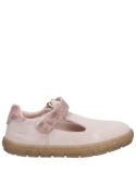 Zapatilla de niña en color rosado, estilo casual, cómoda y resistente, perfecta para juegos al aire libre.