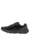 zapatilla negra de running, caña de 5 cm, ideal para actividades diarias