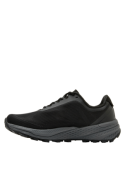 Zapatilla negra para hombre con forro de malla mesh y punta redonda para confort en cada paso.