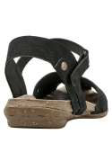 Detalle del cuero premium en sandalia negra casual de mujer, ideal para verano.