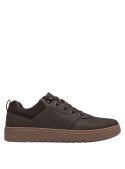 zapatilla marrón de cuero para hombre, diseño casual con corte bajo que envuelve el tobillo, brindando comodidad y libertad