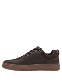 entresuela gruesa de zapatilla marrón de cuero para hombre, proporcionando amortiguación y confort en caminatas largas