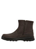 Calzado de cuero marrón para hombre, estilo casual sin cordones, práctico para actividades al aire libre o urbanas.