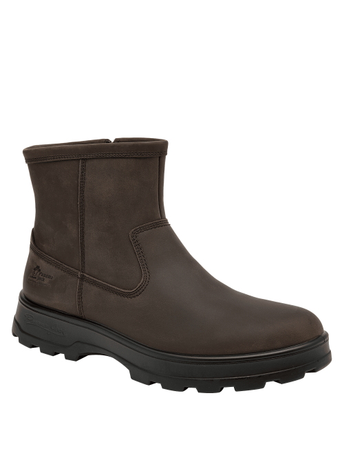 Botín casual de cuero marrón para hombre con diseño slip-on, ideal para soporte y protección del tobillo en uso diario.