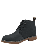 Botín de cuero negro para hombre, con textura granulada y tres ojales para cordones, ofreciendo un ajuste seguro.