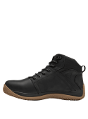 Botín masculino negro, diseñado para actividades outdoor, con acolchado en el cuello y lengüeta para confort extra.