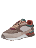 zapatilla multicolor masculina de cuero y textil, ideal para actividades deportivas, líneas suaves y aspecto versátil.