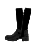 Bota negra de cuero para mujer, con tacón ancho y bajo, mezcla de estilo clásico y funcionalidad moderna.