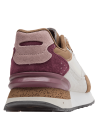 Calzado urbano camel para mujer, con empeine reforzado en gamuza y malla, ideal para actividades casuales.
