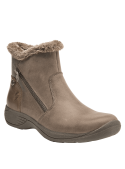 Botín de cuero café para mujer, diseño robusto con lengüeta alta que cubre el tobillo, ideal para invierno.