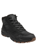 Botín negro de hombre en cuero, diseñado para actividades outdoor, con caña alta que protege el tobillo y cordones firmes.