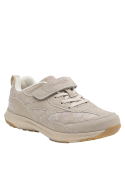 Zapatilla beige de estilo moderno con detalles en costura, combinando funcionalidad y diseño clásico.
