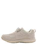 Zapatilla beige sintética, texturizada y ventilada, ideal para caminatas largas.
