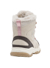 Bota beige con suela antideslizante de patrón definido, asegurando buen agarre en superficies irregulares.