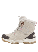Calzado beige casual para niña con costuras reforzadas y puntera sintética, brindando resistencia y protección.
