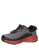 Zapatilla de niño color gris, presenta un diseño sofisticado con suela rugosa para mayor estabilidad y comodidad.