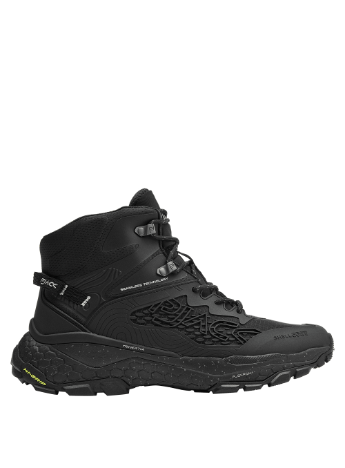Botín negro para hombre, estilo outdoor, con diseño robusto y moderno, ideal para actividades al aire libre.
