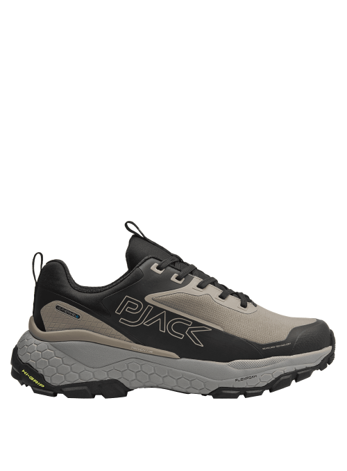 Zapatilla taupe de trail running para hombre, robusta y moderna, ideal para actividades al aire libre.