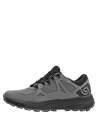 Zapatilla gris moderna con collarín acolchado para soporte y prevención de lesiones en actividades intensas.