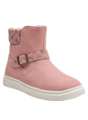 Calzado casual rosado de media caña para niña, con detalles florales, ideal para un look relajado y estiloso.