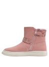 Calzado casual rosado para niña con costuras visibles y detalles florales, perfecto para combinar con jeans o leggings.