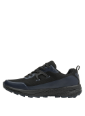 calzado azul de trail running para hombre, diseñado para mantener los pies secos y ventilados.