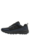 calzado azul de trail running para hombre, diseñado para mantener los pies secos y ventilados.