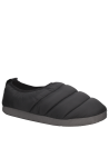 Pantufla negra casual para hombre, apta para interiores y exteriores, con textil impermeable y suela robusta.