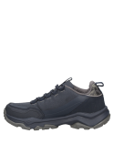 detalle del material textil y sintético de la zapatilla azul casual para hombre.