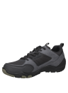 Zapatilla gris para hombre, casual y robusta, de material sintético y textil, duradera y moderna.