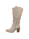 Calzado de cuero beige para mujer, estilo casual, con forro textil y suela antideslizante.