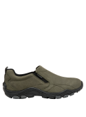Calzado de cuero verde para hombre, diseño sin cordones, versátil y cómodo para situaciones informales.