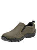Zapato de hombre verde estilo utilitario, sin cordones, perfecto para combinar con ropa casual.