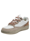 Zapatilla casual de cuero blanco para hombre con tonos beige y café, ideal para street style.
