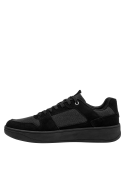 calzado urbano negro de cuero para hombre con cordones negros y textura suave