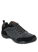 zapatilla gris versátil de cuero con diseño robusto para actividades al aire libre