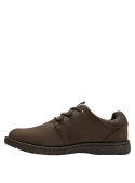 Calzado masculino de cuero marrón oscuro, suela gruesa para comodidad, perfecto para estilo casual elegante.