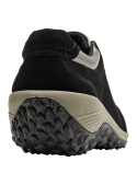 zapatilla negra de cuero para mujer con diseño robusto y deportivo, detalles metálicos modernos