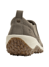 Zapatilla de cuero taupe para mujer, estilo casual chic, diseño slip-on con acabado en gamuza.