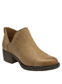Botín de cuero camel, estilo rústico chic, ideal para uso diario y eventos informales.