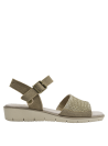 Sandalia de cuero verde para mujer, sofisticada y versátil, adecuada para looks casuales con estilo.
