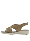 Sandalia de cuero taupe con suela beige claro, ideal para caminatas prolongadas.
