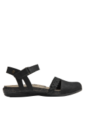Sandalia casual de cuero negro, perfecta para combinar con atuendos veraniegos.