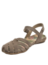 Sandalia taupe de cuero suave mate para mujer, ideal para un look casual y relajado.