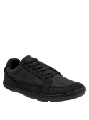 zapatilla negra de hombre adecuada para el día a día, ideal para salidas informales y paseos.