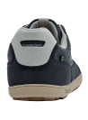 zapatilla azul marino urbana para hombre con costuras visibles y suela clara