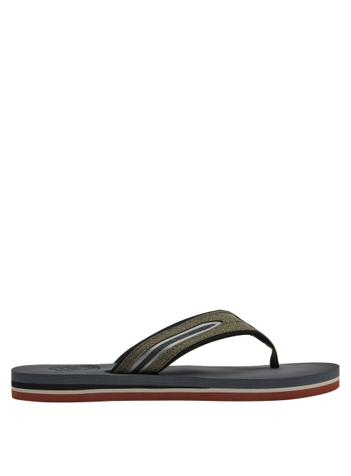 Sandalia verde de hombre, ideal para actividades al aire libre y estilo relajado.