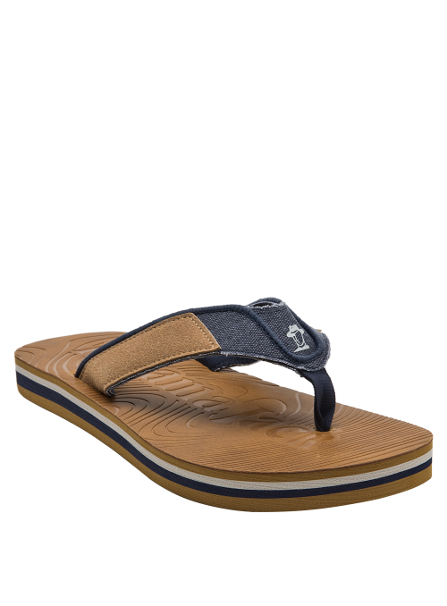 Diseño moderno de sandalia azul con bordes bien definidos para hombre.